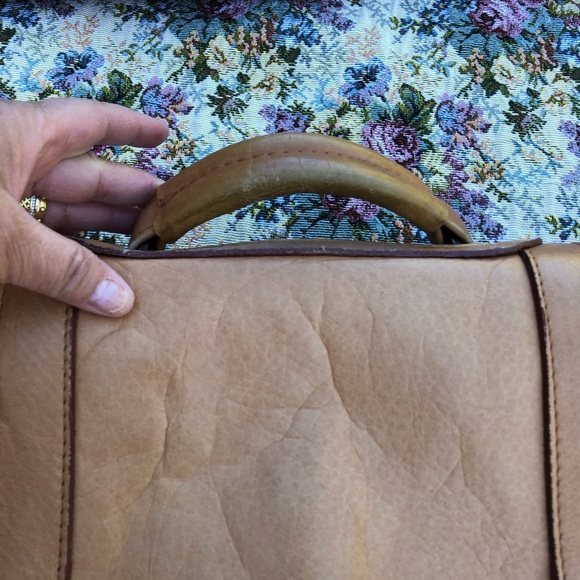 Claire Chase Genuine  Leather Messenger - Picture 3 of 10